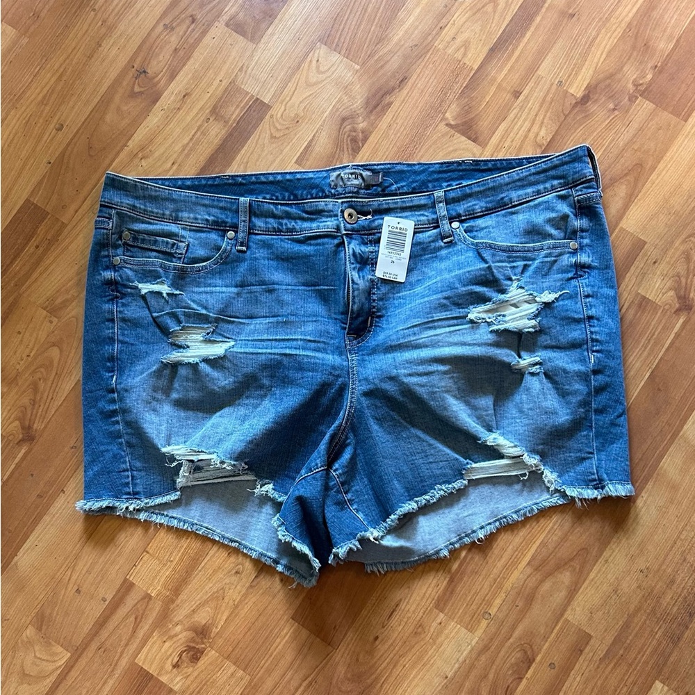 Torrid distressed denim shorts - size 26
